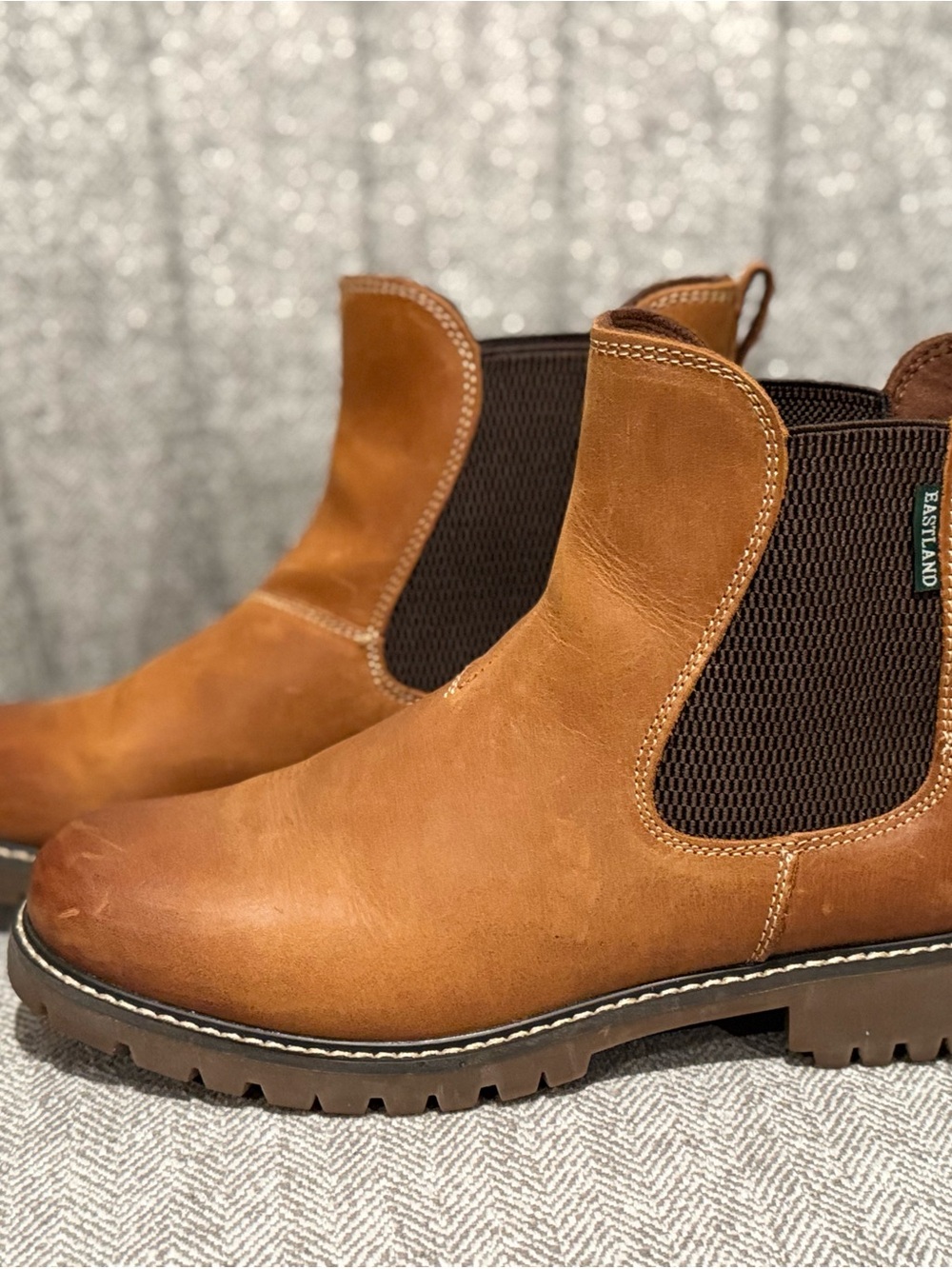 Eastland Ida Chelsea Boots in Tan Brown